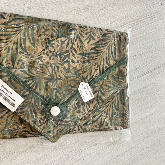 HOMEMADE LANCASTER COUNTY PA Green Beige Print Embellished Table Runner 13”X38” - Picture 4 of 5